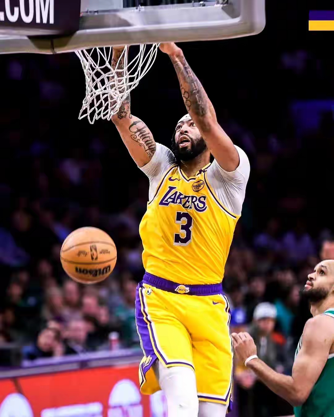 詹姆斯官方公布新规，凯尔特人引发争议，爆发新星球迷热议！