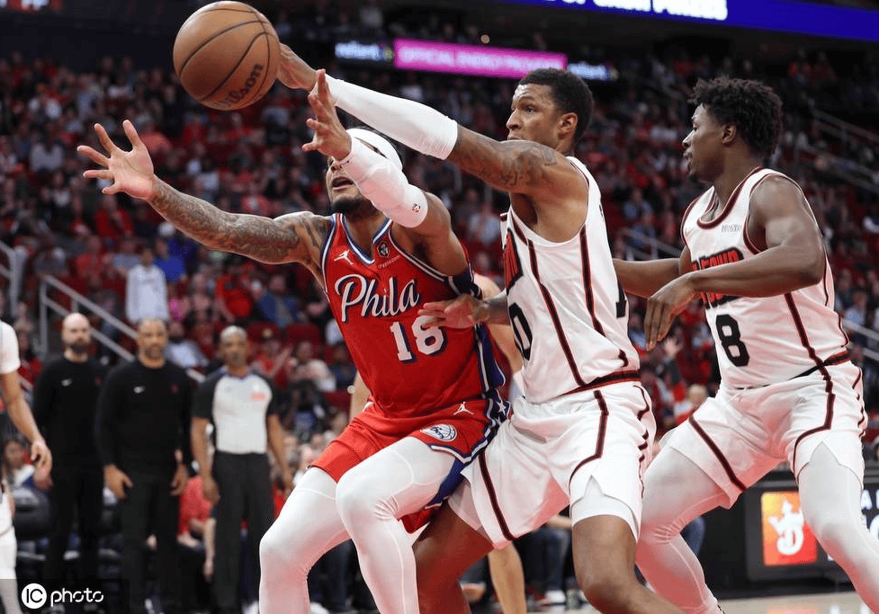 76人狂砍火箭分，米切尔迎来新赛季高光！