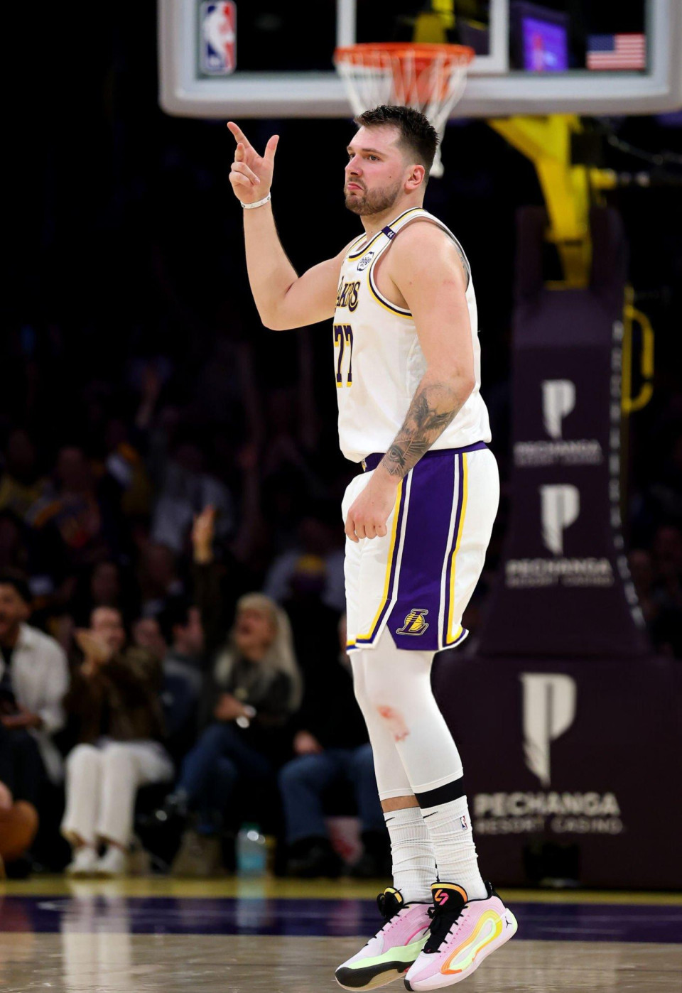 公牛狂砍连续三场30+分，东契奇迎来新赛季高光！