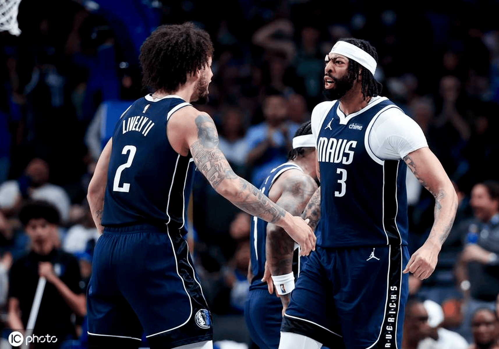 老鹰惊艳全场，独行侠助攻爆棚，唐斯逆转取胜！